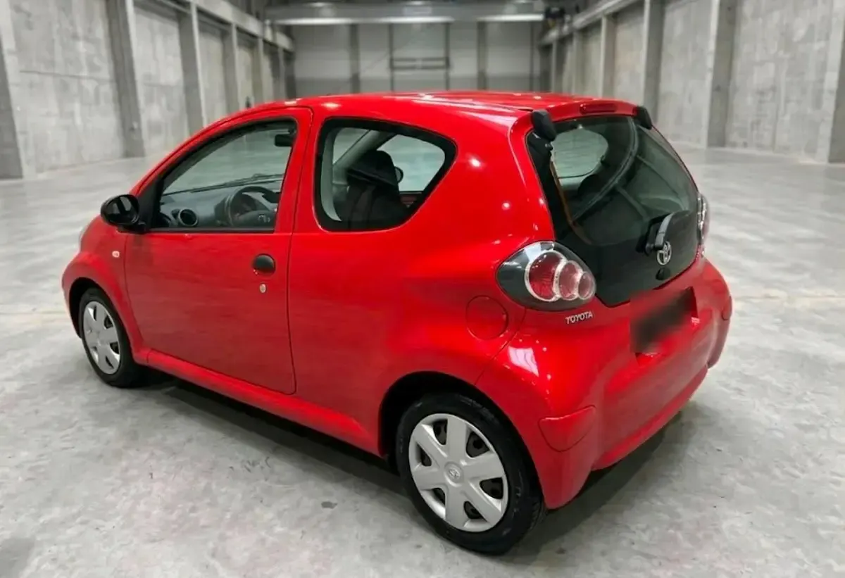 Gebraucht Toyota Aygo 71 PS (52 kW) 2010 Rot Kleinwagen