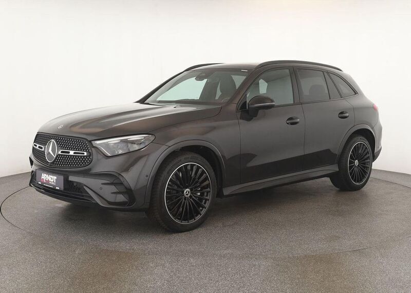 Grau Gebraucht 2023 Mercedes GLC300 Advanced SUV | 52.884 € (Guter Preis) - Bild 1/3