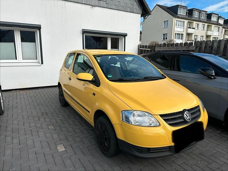 Gebraucht VW Fox 54 PS (39 kW) 2006 Gelb Kleinwagen