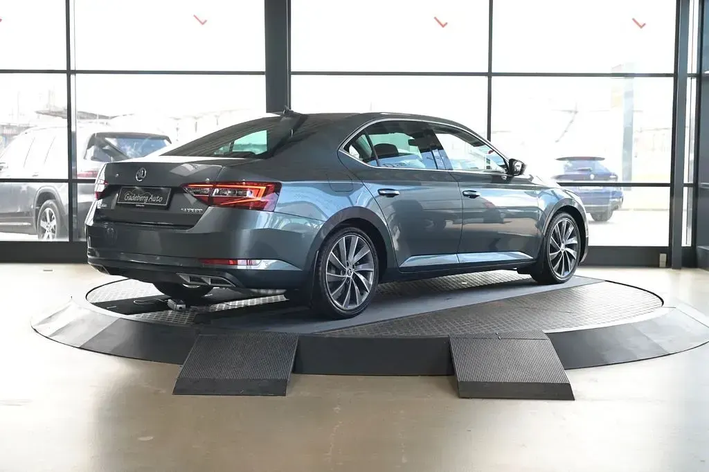 Gebraucht Skoda Superb Style 150 PS (110 kW) 2019 Grau Limousine