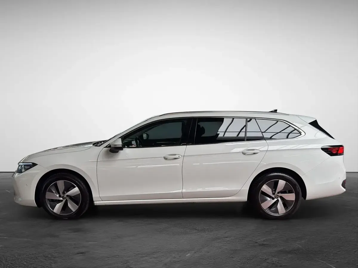 Gebraucht VW Passat Business 200 PS (147 kW) 2021 Weiß (pure white) Kombi