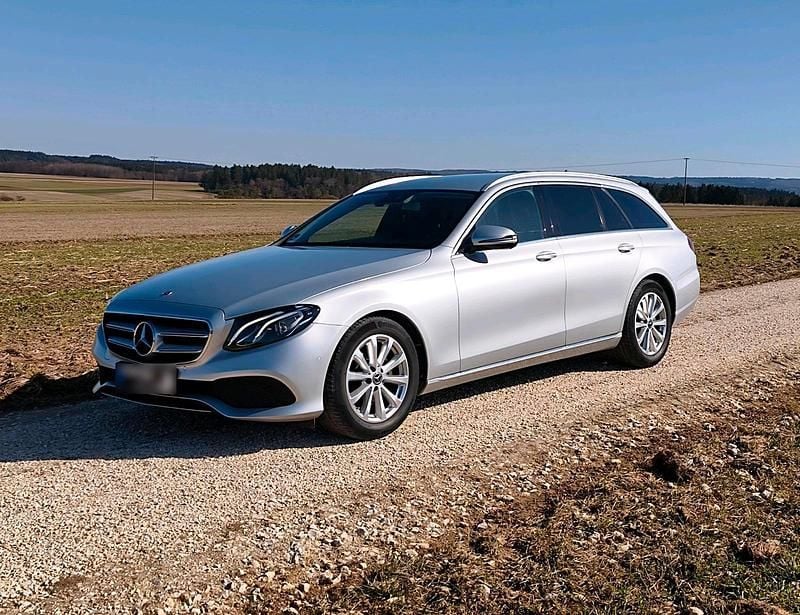 Gebraucht Mercedes E220 194 PS (142 kW) 2018 Silber Kombi