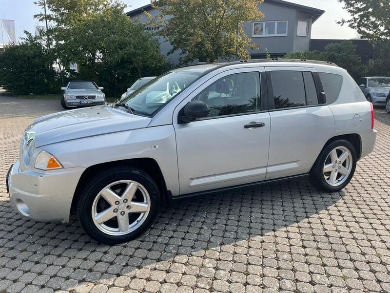 Gebraucht Jeep Compass Limited 140 PS (102 kW) 2008 Silber SUV