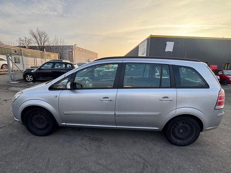 Gebraucht Opel Zafira Edition 140 PS (102 kW) 2005 Silber Van / Kleinbus