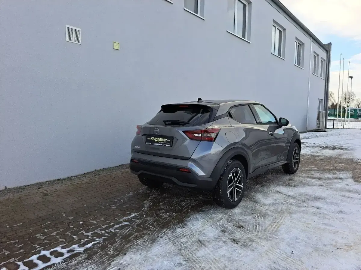 Neu Nissan Juke N-Connecta 84 PS (61 kW) 2026 Grau SUV