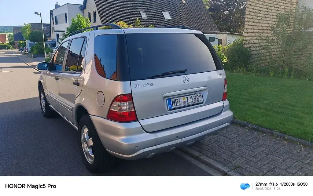 Gebraucht Mercedes ML270 163 PS (119 kW) 2003 Silber SUV