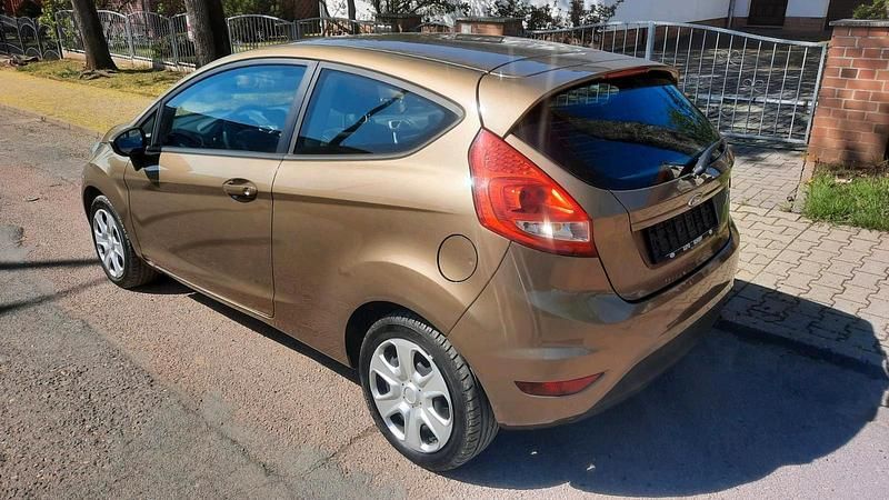 Gebraucht Ford Fiesta 97 PS (71 kW) 2012 Andere farben Kleinwagen