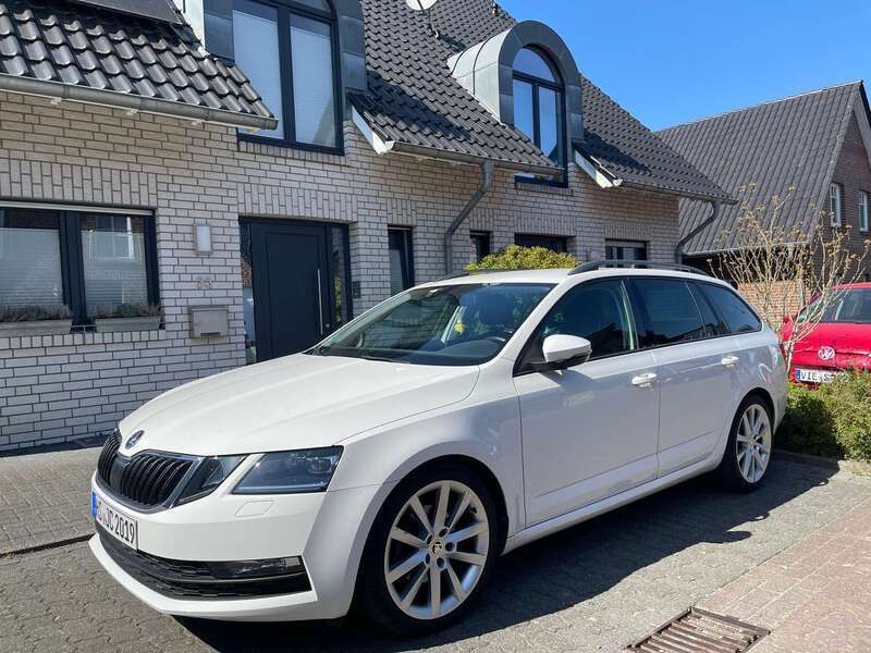 Weiß Gebraucht 2020 Skoda Octavia Soleil Kombi | 17.000 € (Fairer Preis) - Bild 1/4