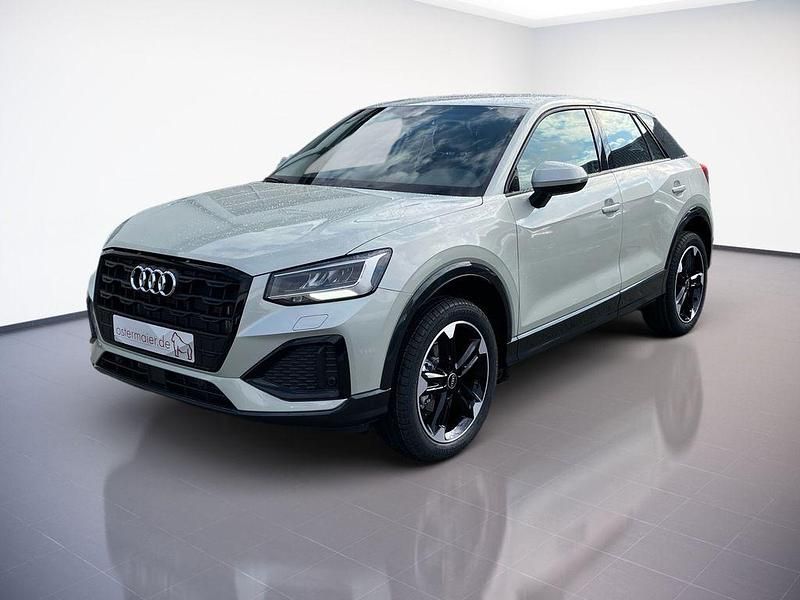 Neu Audi Q2 Advanced Plus 150 PS (110 kW) 2025 Silber SUV