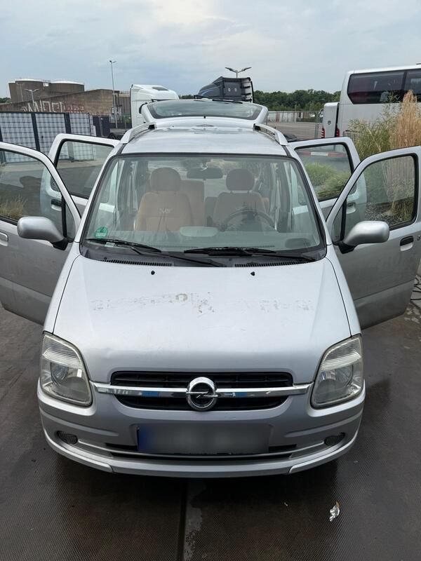 Grau Gebraucht 2002 Opel Agila Kleinwagen | 399 € (Superpreis) - Bild 1/4