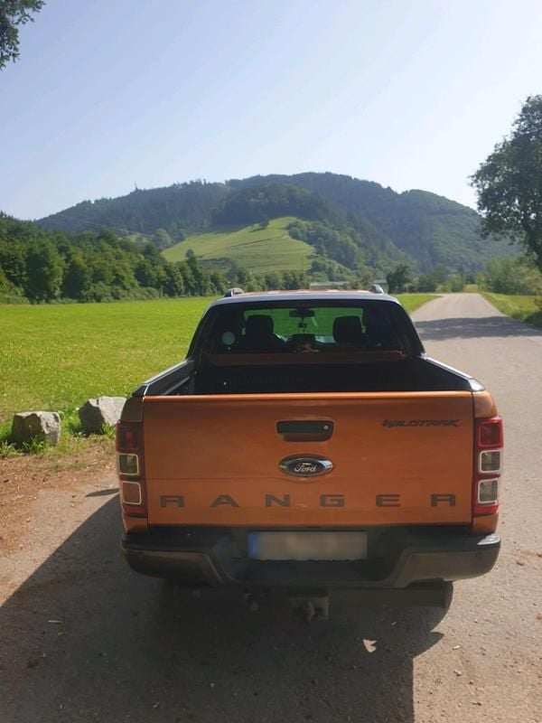 Gebraucht Ford Ranger Wildtrack 200 PS (147 kW) 2019 Orange Pickup