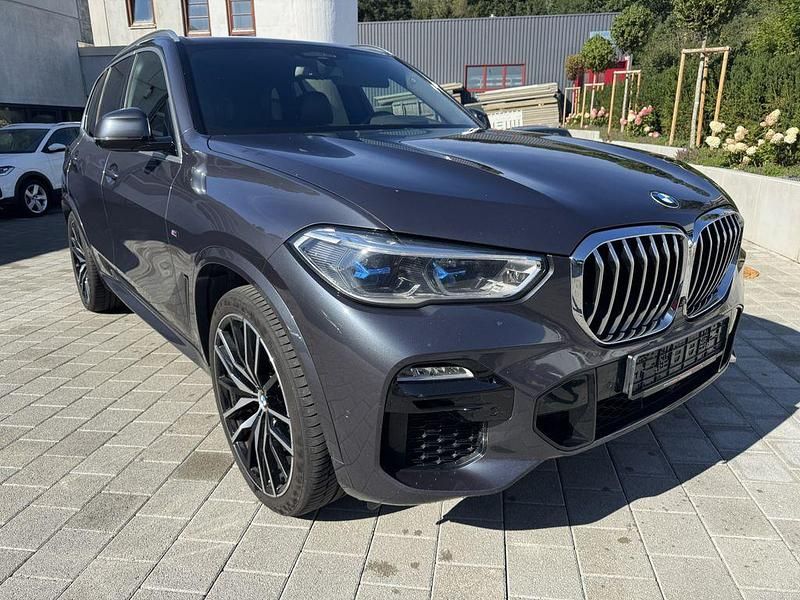 Grau Gebraucht 2019 BMW X5 M Sport SUV | 39.999 € (Etwas zu teuer) - Bild 1/4