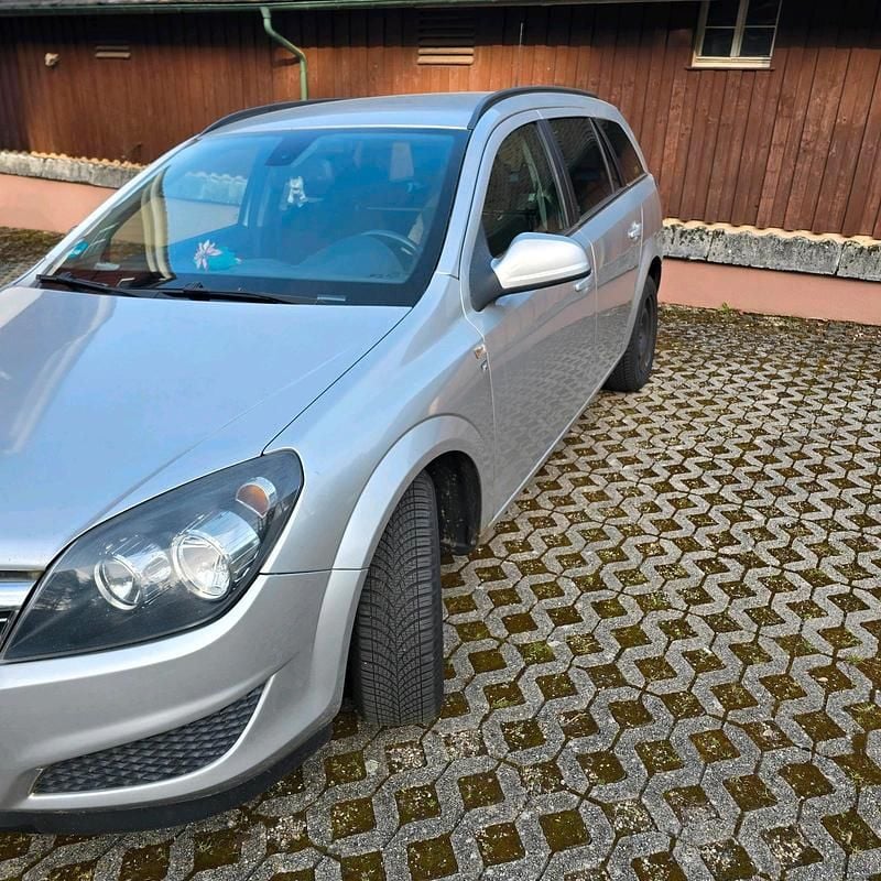 Gebraucht Opel Astra 110 PS (80 kW) 2010 Silber Kombi