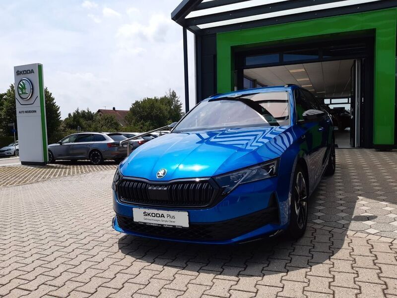 Blau Gebraucht 2024 Skoda Octavia SportLine Kombi | 35.900 € (Etwas zu teuer) - Bild 1/4