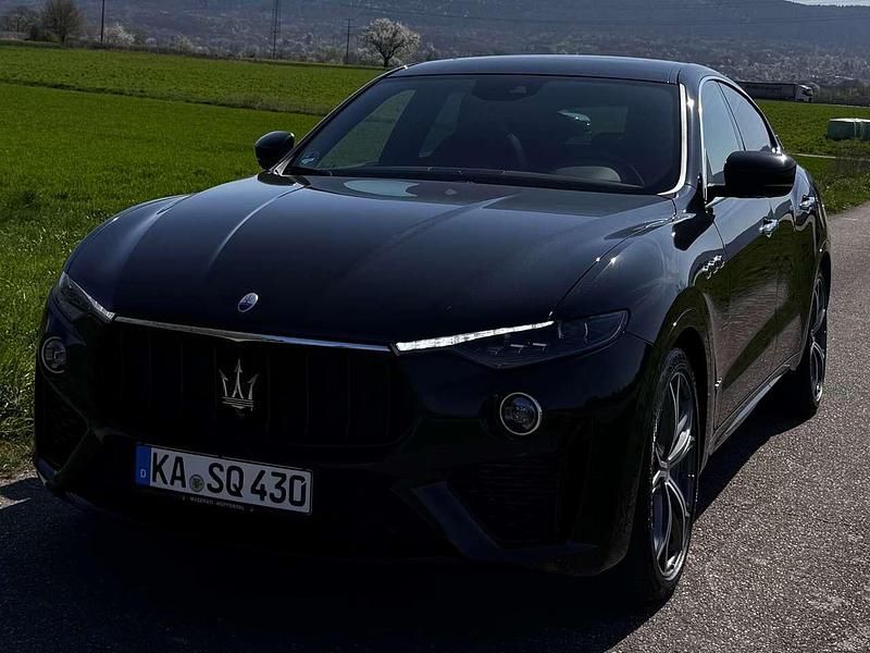 Schwarz Gebraucht 2019 Maserati Levante SUV | 70.500 € - Bild 1/4