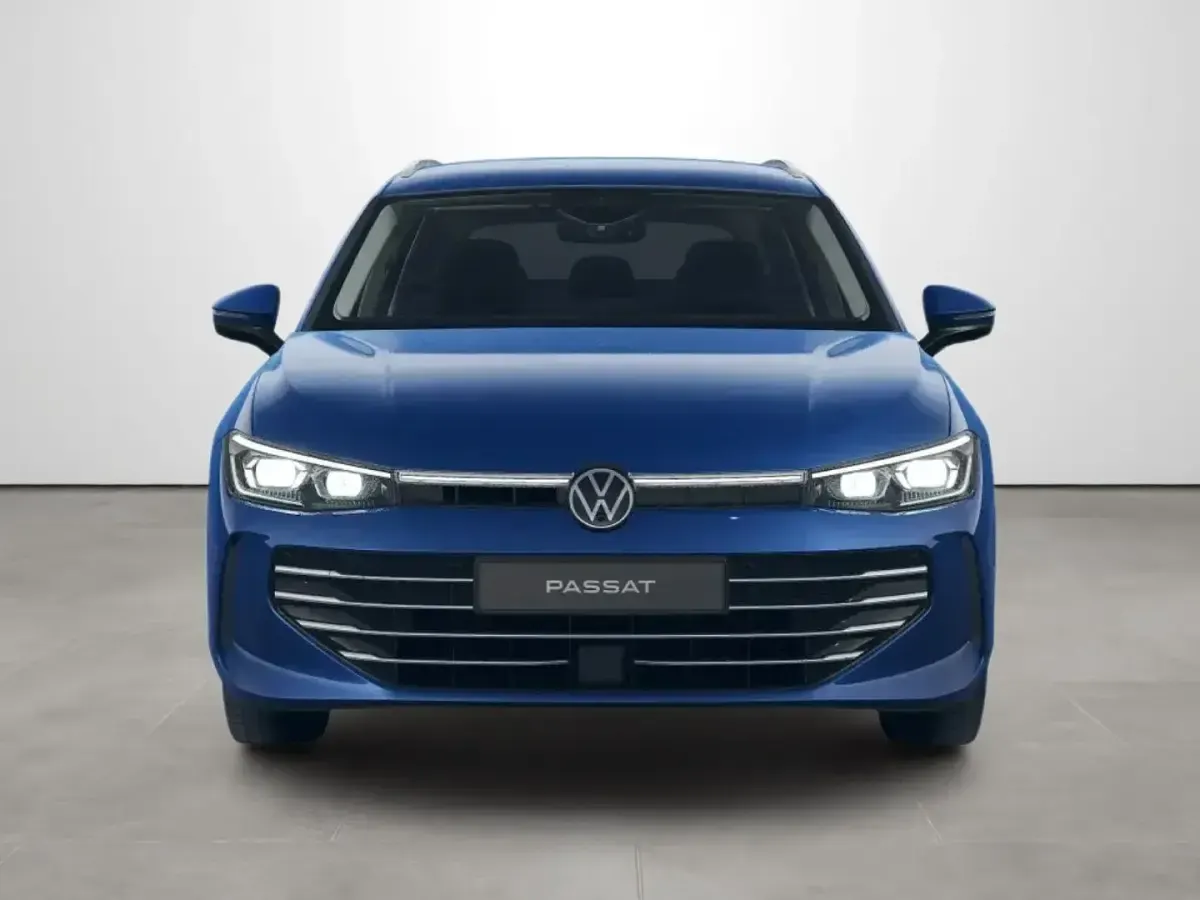 Gebraucht VW Passat Elegance 193 PS (141 kW) 2025 Reef blue metallic Kombi