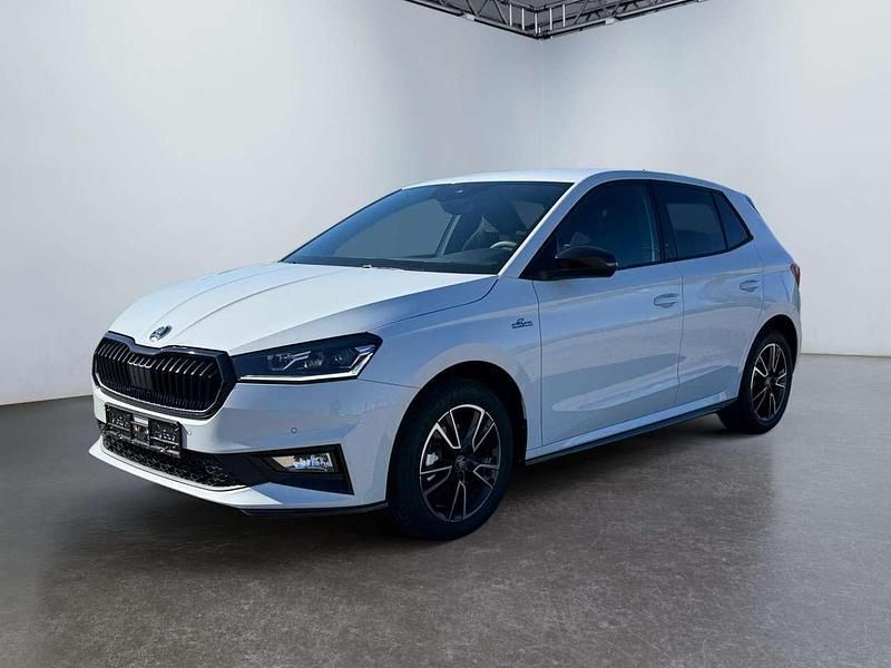 Moon weiss metallic Neu 2025 Skoda Fabia Monte Carlo Limousine | 24.829 € (Guter Preis) - Bild 1/4