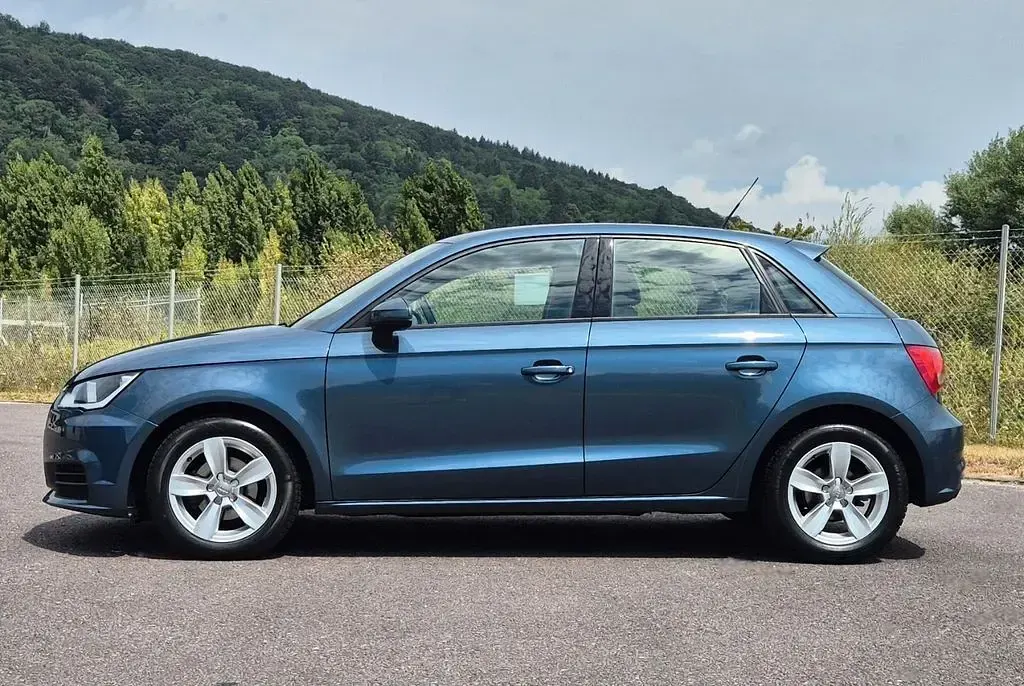 Gebraucht Audi A1 Sportback Sport 82 PS (60 kW) 2017 Blau Kleinwagen