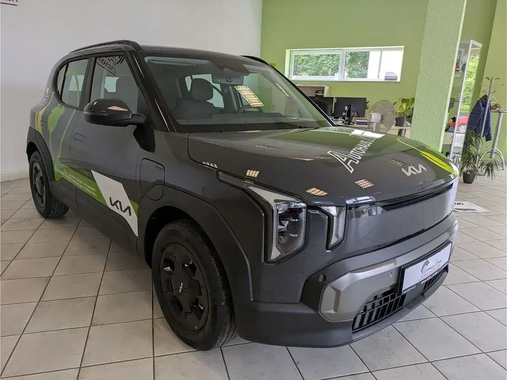 Neu Kia EV2 Earth 108 kW (147 PS) 2026 Grau SUV