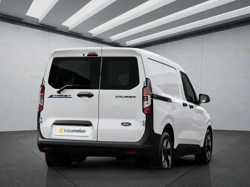 Gebraucht Ford Courier 100 kW (136 PS) 2026 Weiß Van / Kleinbus
