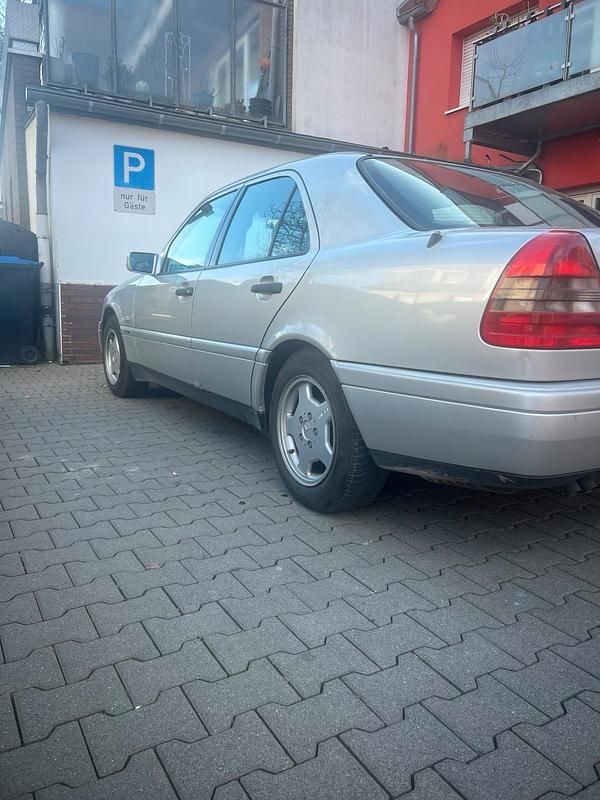 Gebraucht Mercedes C230 150 PS (110 kW) 1997 Silber Limousine
