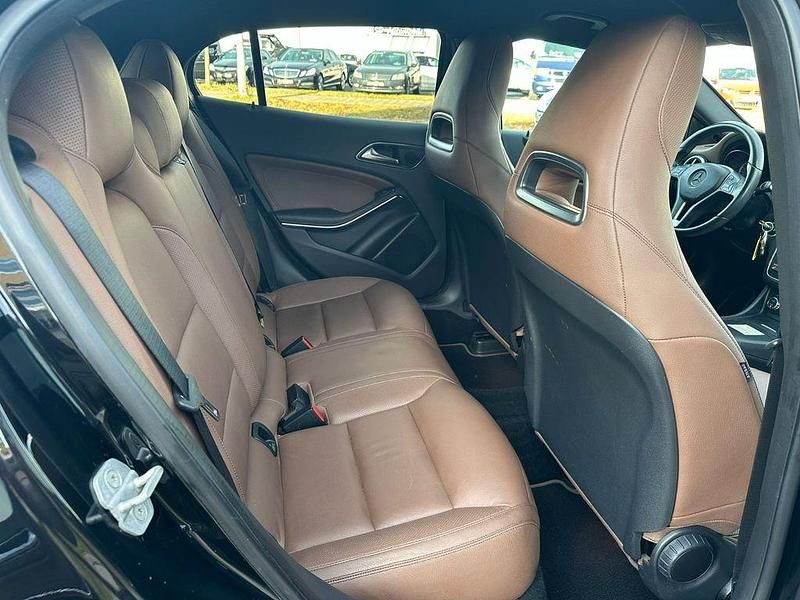 Gebraucht Mercedes GLA220 170 PS (125 kW) 2014 Schwarz SUV