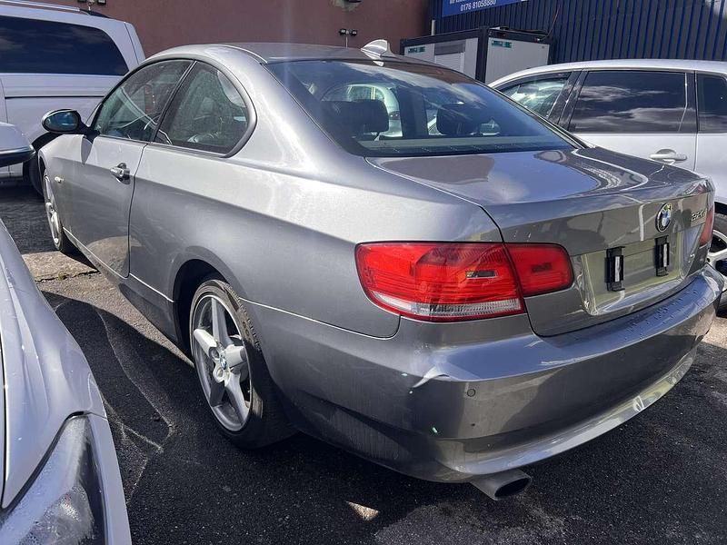 Gebraucht BMW 320 170 PS (125 kW) 2008 Spacegrau metallic Coupé