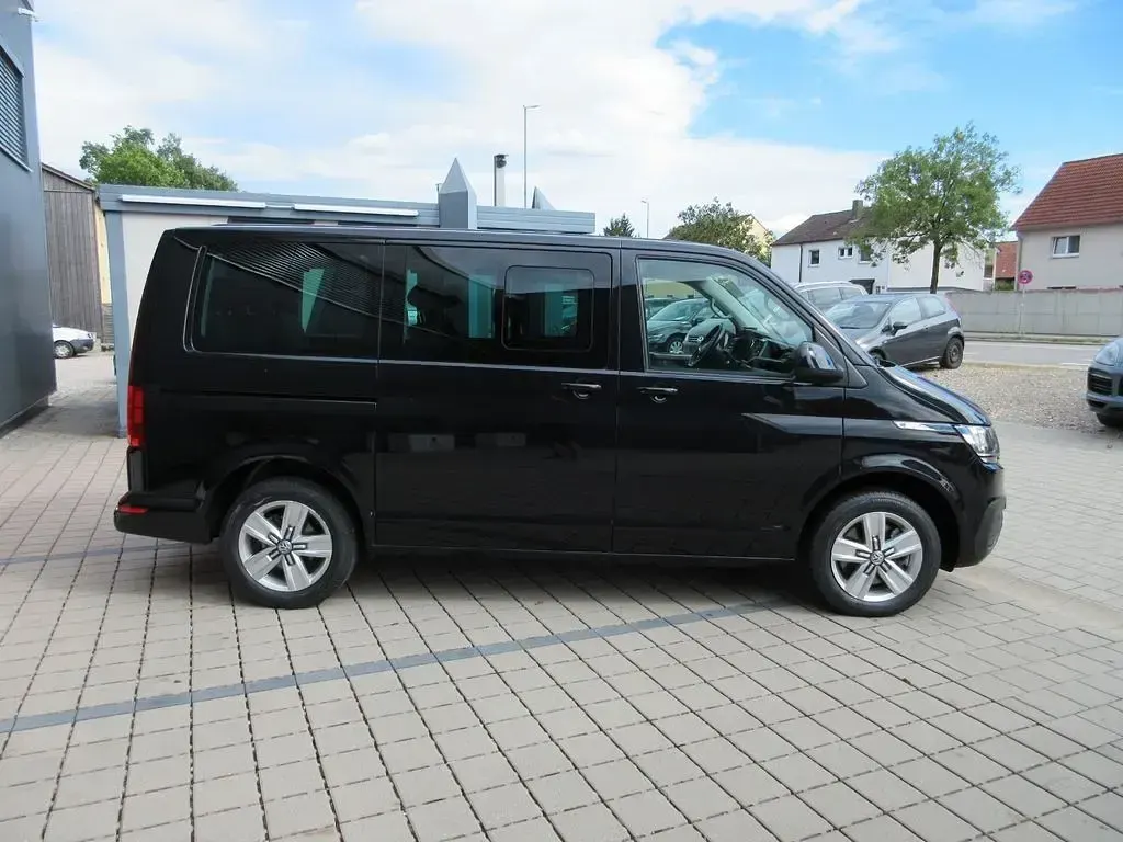 Gebraucht VW Multivan 204 PS (150 kW) 2022 Schwarz Van / Kleinbus
