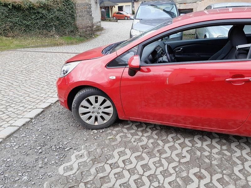 Second-hand Kia Rio 86 CP (63 kW) 2013 Hatchback