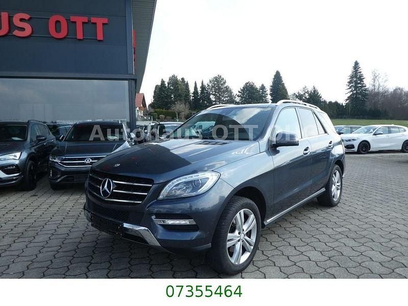 Gebraucht Mercedes ML350 258 PS (189 kW) 2012 Grau SUV