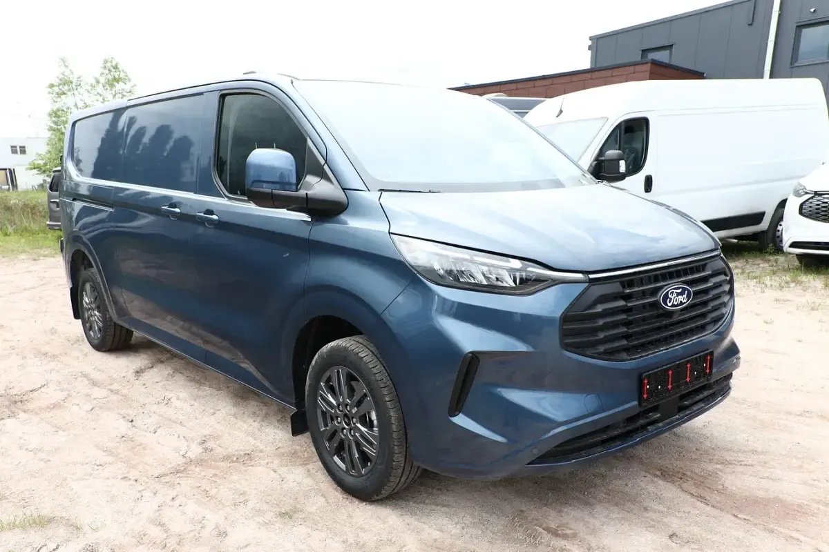 Nowe Ford Transit Custom Limited 170 KM (125 kW) 2026 Niebieski Van