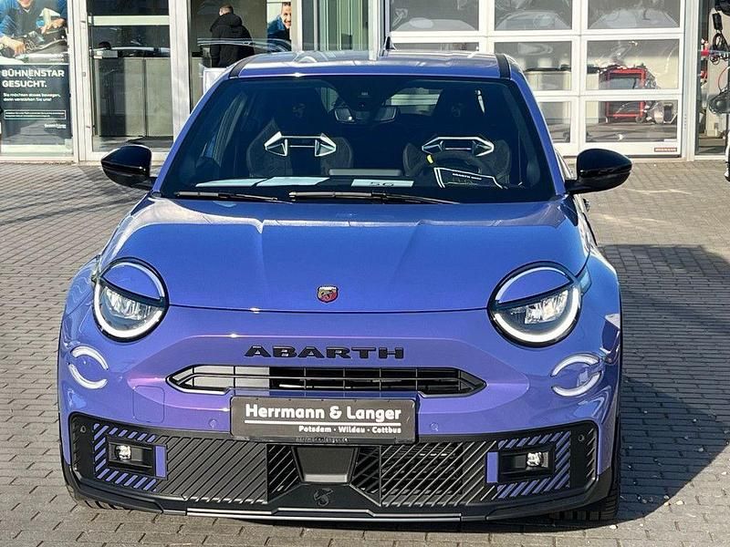 Neu Abarth 600e Scorpionissima 206 kW (281 PS) 2025 Blau SUV
