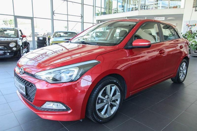 Rot Gebraucht 2016 Hyundai i20 YES! Limousine | 8.700 € (Fairer Preis) - Bild 1/4