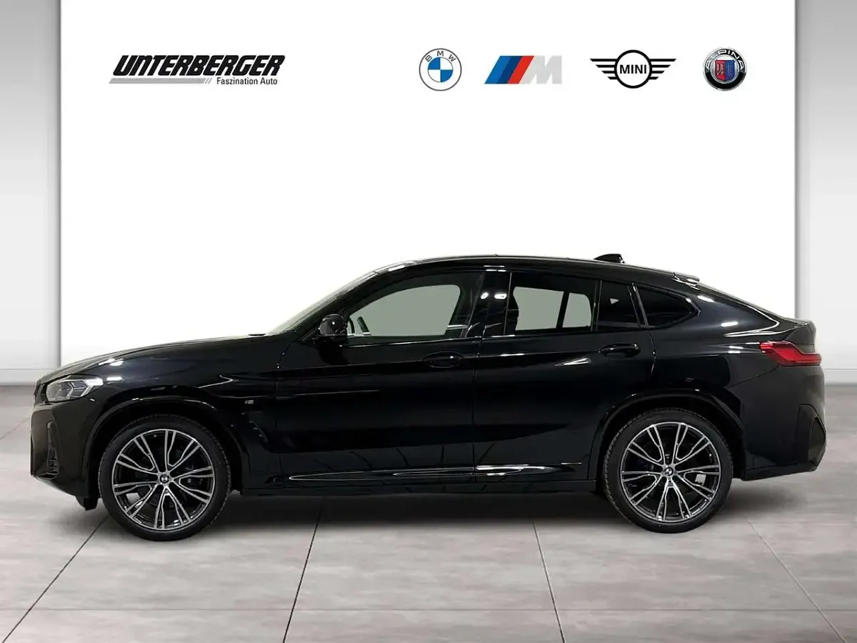 Gebraucht BMW X4 M M Sport 360 PS (264 kW) 2025 Saphirschwarz SUV