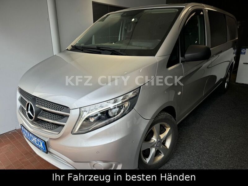 Silber Gebraucht 2017 Mercedes Vito Van / Kleinbus | 21.500 € - Bild 1/4
