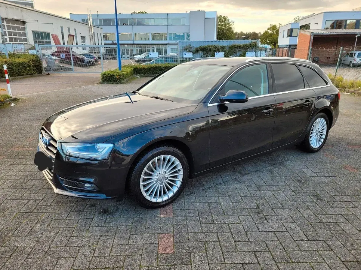 Gebraucht Audi A4 Ambiente 150 PS (110 kW) 2015 Schwarz Kombi