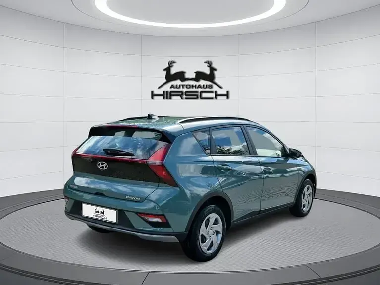 Neu Hyundai Bayon Select 101 PS (74 kW) 2025 Grün SUV