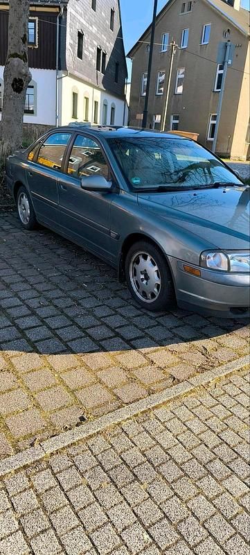 Grau Gebraucht 2002 Volvo S80 Limousine | 700 € (Guter Preis) - Bild 1/4