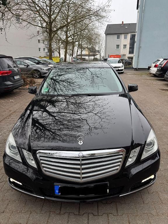 Gebraucht Mercedes E350 231 PS (169 kW) 2009 Schwarz Limousine