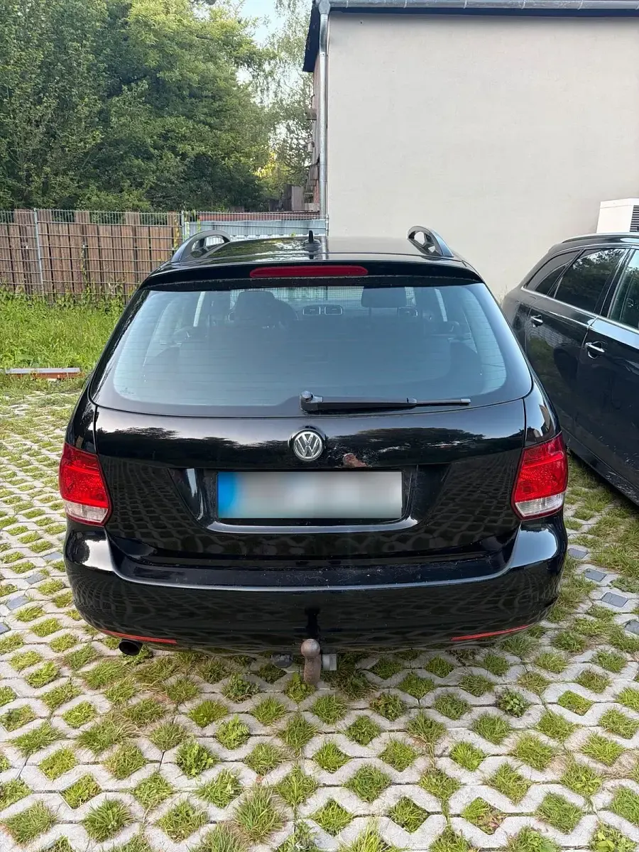 Gebraucht VW Golf VI 105 PS (77 kW) 2010 Schwarz Kleinwagen