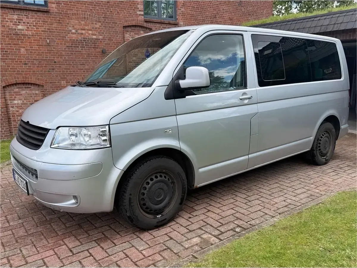 Gebraucht VW Multivan 105 PS (77 kW) 2003 Silber Van / Kleinbus