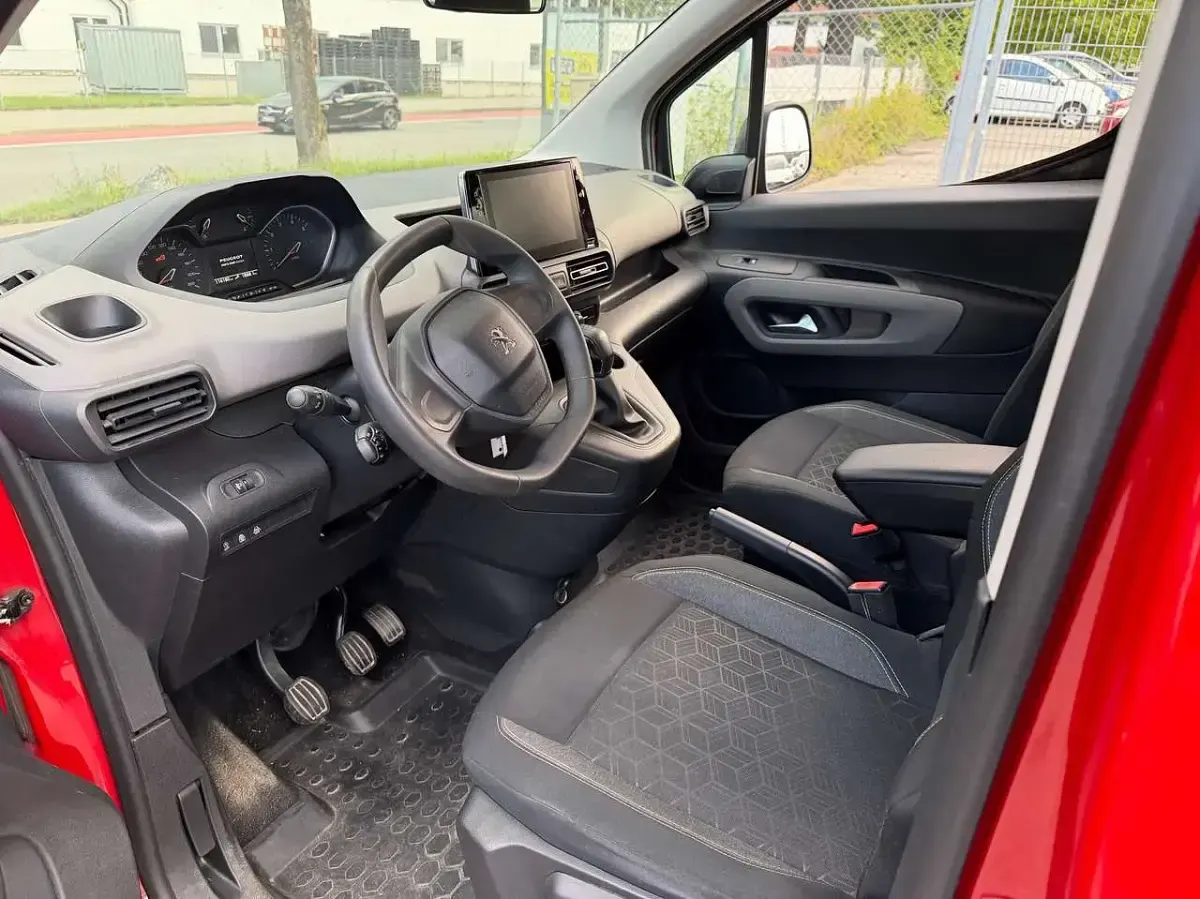 Gebraucht Peugeot Rifter Active 102 PS (75 kW) 2018 Rot Van / Kleinbus
