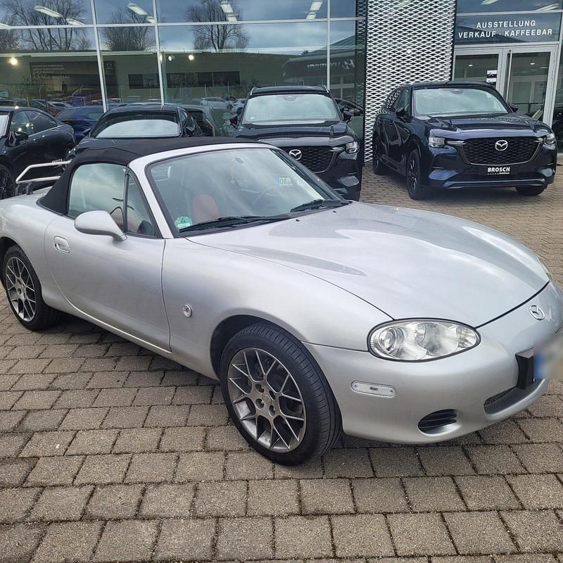 Second-hand Mazda MX5 110 CP (80 kW) 2004 Argintiu Cabrio