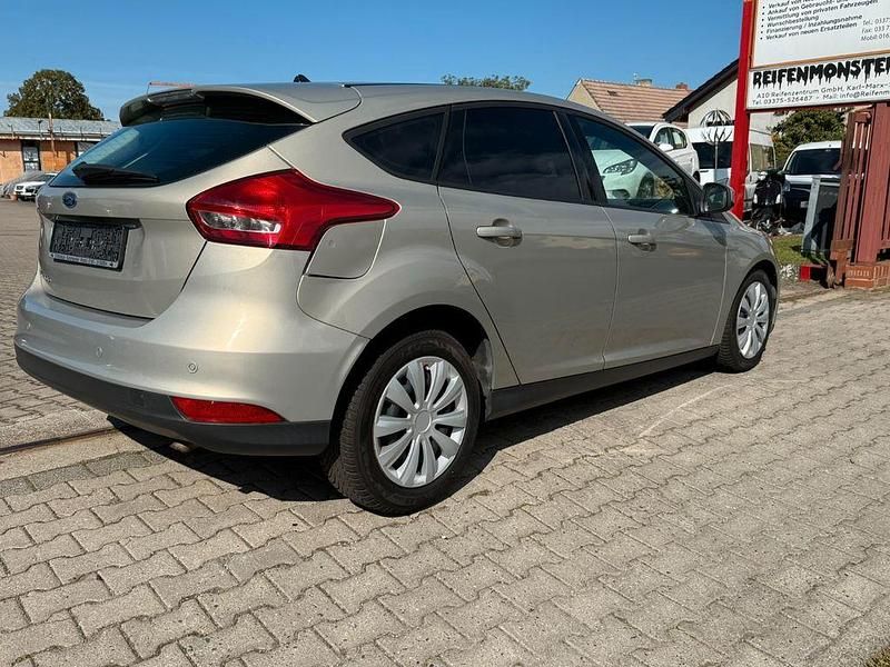 Usata Ford Focus 125 CV (91 kW) 2015 Beige Station wagon