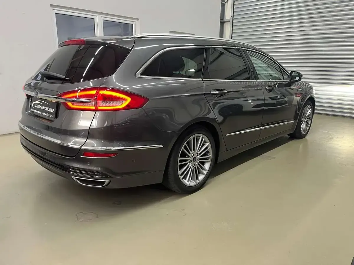 Gebraucht Ford Mondeo Premium 179 PS (131 kW) 2018 Magneticgrau (metallic) Kombi