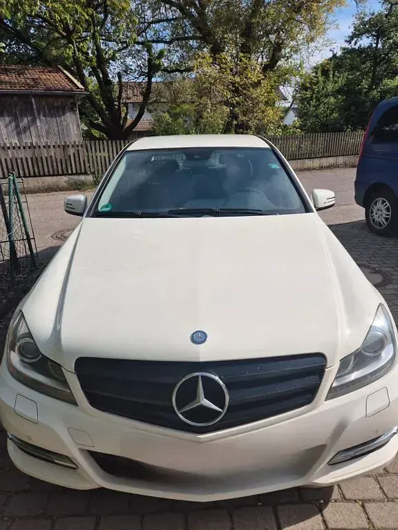 Second-hand Mercedes C220 Elegance 170 CP (125 kW) 2012 Alb Berlinǎ