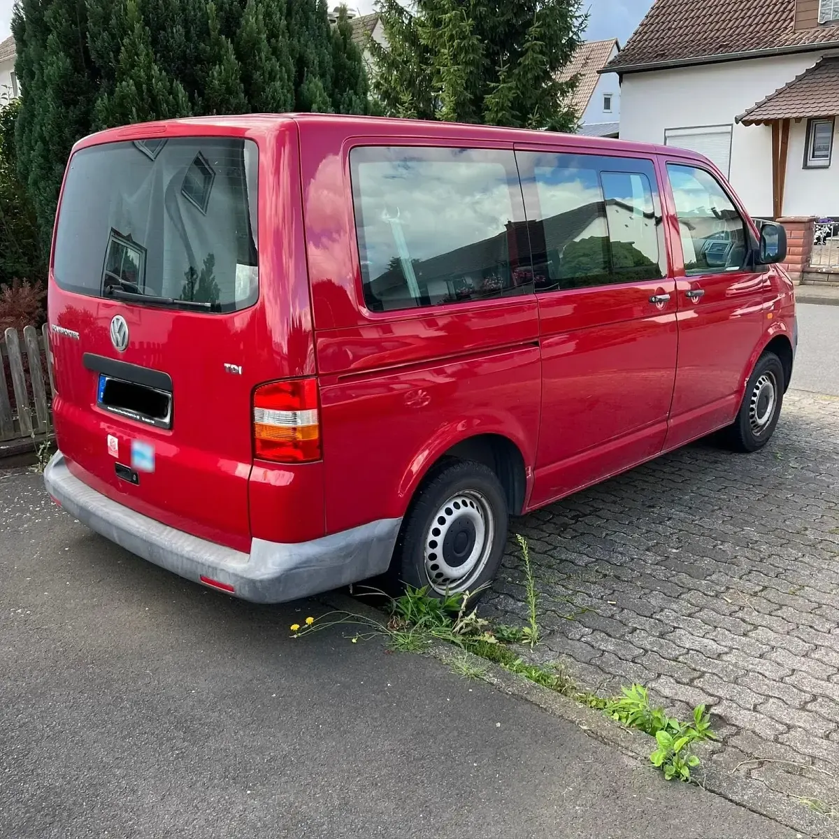 Gebraucht VW T5 Basis 105 PS (77 kW) 2004 Rot Van