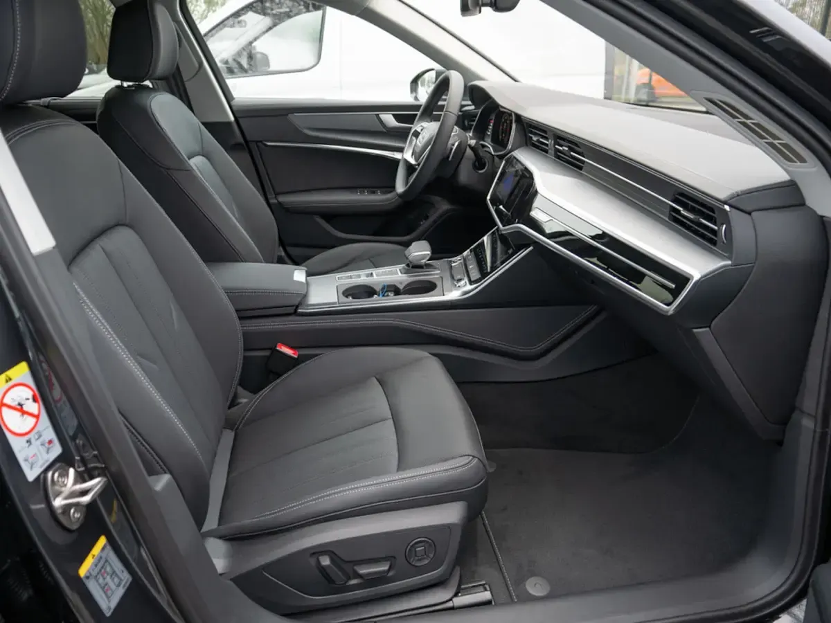 Gebraucht Audi A6 Advanced Plus 204 PS (150 kW) 2025 Manhattangrau Kombi
