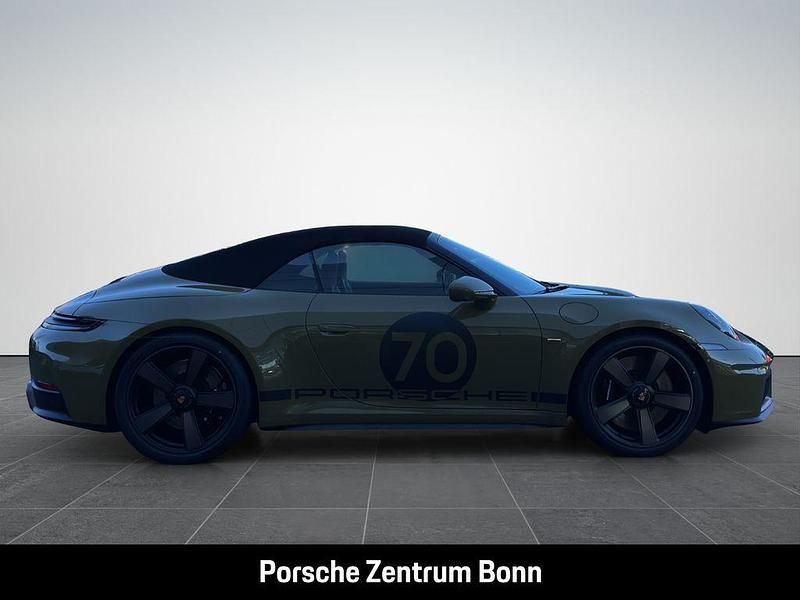 Neu Porsche 992 541 PS (397 kW) 2026 Gruen Cabrio