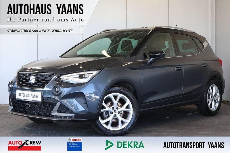 Grau Gebraucht 2023 Seat Arona FR SUV | 15.789 € (Guter Preis) - Bild 1/4